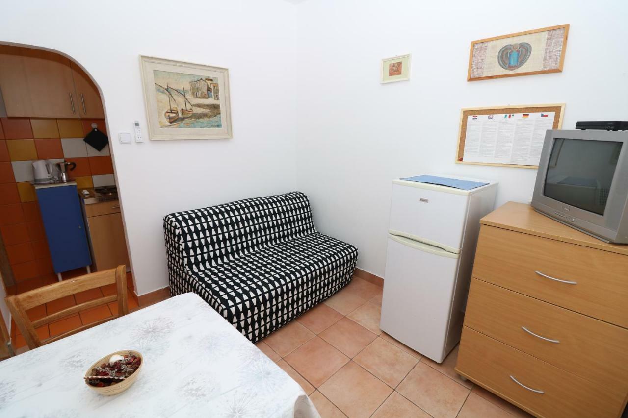 Apartments Reljic With Terrace Baska  Exterior photo